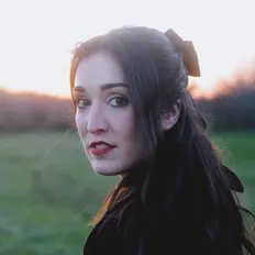 Écoutez Emma Rowley, regardez des vidéoclips, lisez la biographie, consultez les dates de tournée et plus encore !