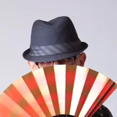 聆聽 Bronco Moon、觀看音樂影片、閱讀小傳、查看巡演日期等！