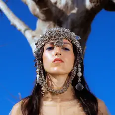 Dengarkan Maura, tonton video musik, baca bio, lihat tanggal tur & lainnya!