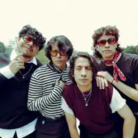 Ascolta undefined, guarda video musicali, leggi la biografia, vedi le date del tour & altro!