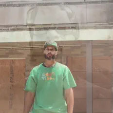 聆聽 M.A.R.S. Money Always Requires Sacrifice、觀看音樂影片、閱讀小傳、查看巡演日期等！