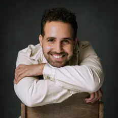 אלמוג זגרון: песни, клипы, биография, даты выступлений и многое другое.