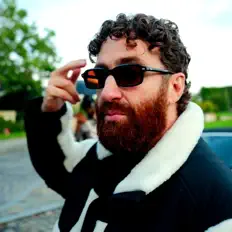 Jarod सुनें, म्यूज़िक वीडियो देखें, बायो पढ़ें, दौरे की तारीखें और बहुत कुछ देखें!