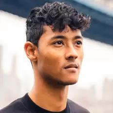 Escucha a keiji, mira videos musicales, lee su biografía, consulta las fechas de las gira y más.