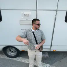 METT dinle, müzik videolarını izle, biyografisini oku, tur tarihlerini ve daha fazlasını gör!