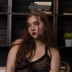 聆聽 Maya Ixta、觀看音樂影片、閱讀小傳、查看巡演日期等！