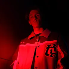 聆聽 Coxa、觀看音樂影片、閱讀小傳、查看巡演日期等！