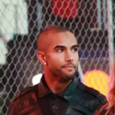 Ouve Anthony Apollo, vê vídeos de música, lê a biografia, vê as datas da digressão e muito mais!