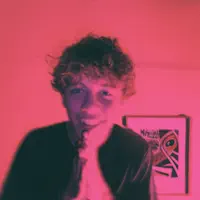 Poslechněte si interpreta undefined, sledujte hudební videa, přečtěte si životopis, podívejte se na data turné a další informace.