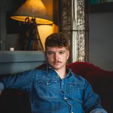 Hör dir Lance Roark an, schau dir Musikvideos an, lies die Biografie, finde Tourdaten und mehr!