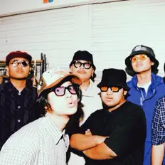 聆聽 Jalesdeva、觀看音樂影片、閱讀小傳、查看巡演日期等！