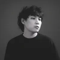 聆聽 undefined、觀看音樂影片、閱讀小傳、查看巡演日期等！