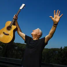 Poslechněte si interpreta Tommy Emmanuel, sledujte hudební videa, přečtěte si životopis, podívejte se na data turné a další informace.