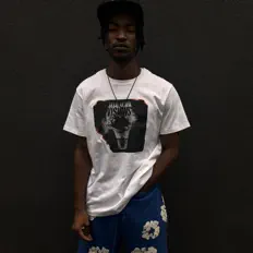 Jay Polo सुनें, म्यूज़िक वीडियो देखें, बायो पढ़ें, दौरे की तारीखें और बहुत कुछ देखें!