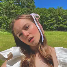 聆聽 Perrin Xthona、觀看音樂影片、閱讀小傳、查看巡演日期等！