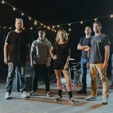 Écoutez Wake The Dead, regardez des vidéoclips, lisez la biographie, consultez les dates de tournée et plus encore !