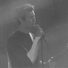 Poslechněte si interpreta TillaTone, sledujte hudební videa, přečtěte si životopis, podívejte se na data turné a další informace.