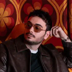 Valère을(를) 듣고, 뮤직 비디오를 보고, 약력을 읽고, 투어 일정 등을 확인하세요!