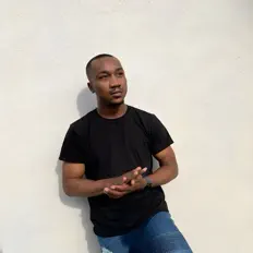 收听 FrostyCreeper819、观看音乐视频、阅读小传、查看巡演日期等 ！