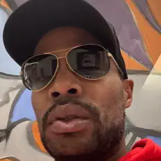 Luister naar Dodirtythadon, bekijk muziekvideo's, lees de bio, bekijk de tourdata, en meer!