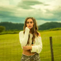 Dengarkan Kaylin Roberson, tonton video musik, baca bio, lihat tanggal tur & lainnya!