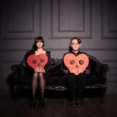 Poslechněte si interpreta Berenika, sledujte hudební videa, přečtěte si životopis, podívejte se na data turné a další informace.