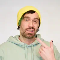 Ouve undefined, vê vídeos de música, lê a biografia, vê as datas da digressão e muito mais!