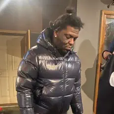 Zayaaを聴いたり、ミュージックビデオを鑑賞したり、経歴やツアー日程などを確認したりしましょう！