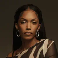 Ascolta undefined, guarda video musicali, leggi la biografia, vedi le date del tour & altro!