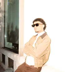 Escucha a Lenzo, mira videos musicales, lee su biografía, consulta las fechas de las gira y más.