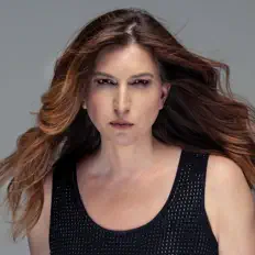 聆聽 Selin Atasoy、觀看音樂影片、閱讀小傳、查看巡演日期等！