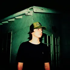 Dengarkan Alex Robbins, tonton video musik, baca bio, lihat tanggal tur & lainnya!
