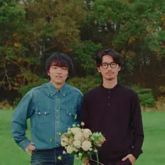 聆聽 ヘイブラウン、觀看音樂影片、閱讀小傳、查看巡演日期等！