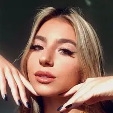 Dengarkan PEACH MARTINE, tonton video musik, baca bio, lihat tanggal tur & lainnya!