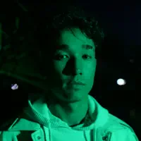 undefined dinle, müzik videolarını izle, biyografisini oku, tur tarihlerini ve daha fazlasını gör!