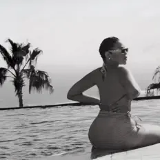 Lina P. सुनें, म्यूज़िक वीडियो देखें, बायो पढ़ें, दौरे की तारीखें और बहुत कुछ देखें!