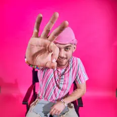 Dengarkan Caleb Lemons, tonton video musik, baca bio, lihat tanggal tur & lainnya!