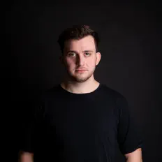 Alessandro Legaを聴いたり、ミュージックビデオを鑑賞したり、経歴やツアー日程などを確認したりしましょう！