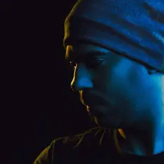 Ouve Mr. Suspect, vê vídeos de música, lê a biografia, vê as datas da digressão e muito mais!