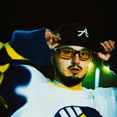 Escucha a DLO, mira videos musicales, lee su biografía, consulta las fechas de las gira y más.