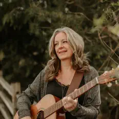 Poslechněte si interpreta Christa Lee Leffers, sledujte hudební videa, přečtěte si životopis, podívejte se na data turné a další informace.