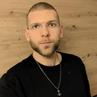 Ouça undefined, assista a videoclipes, leia a biografia, veja as datas das turnês e mais!