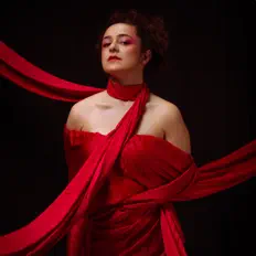 收听 Selin Karaağaç、观看音乐视频、阅读小传、查看巡演日期等 ！