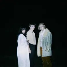 Dengarkan The Fae, tonton video musik, baca bio, lihat tanggal tur & lainnya!