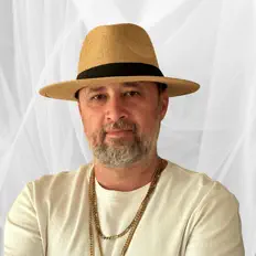 Écoutez Joudar, regardez des vidéoclips, lisez la biographie, consultez les dates de tournée et plus encore !