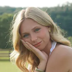 收听 Addison Rose、观看音乐视频、阅读小传、查看巡演日期等 ！