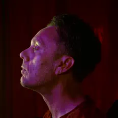 Ariano dinle, müzik videolarını izle, biyografisini oku, tur tarihlerini ve daha fazlasını gör!