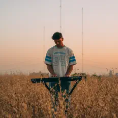 Poslechněte si interpreta Kyle Shirk, sledujte hudební videa, přečtěte si životopis, podívejte se na data turné a další informace.