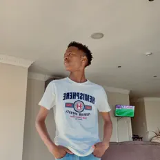 Dengarkan Avincii, tonton video musik, baca bio, lihat tanggal tur & lainnya!