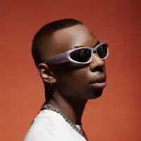 收听 undefined、观看音乐视频、阅读小传、查看巡演日期等 ！